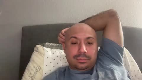 Snapshot of hairyman30000 chatting on 11-16-25, 10:26 hairyman30000 online show from 11-16-25, 10:26