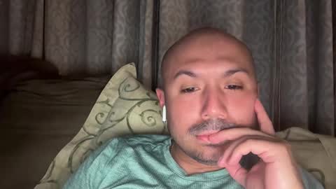 Snapshot of hairyman30000 chatting on 12-18-25, 02:50 hairyman30000 online show from 12-18-25, 02:50