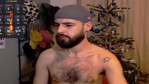 Snapshot of hairyrobxxx chatting on 12-21-25, 05:42 HairyRobXxX online show from 12-21-25, 05:42