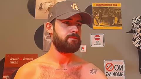 Snapshot of hairyrobxxx chatting on 02-18-26, 06:59 HairyRobXxX online show from 02-18-26, 06:59