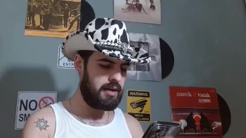 Snapshot of hairyrobxxx chatting on 02-25-26, 04:38 HairyRobXxX online show from 02-25-26, 04:38