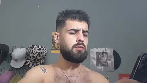 Snapshot of hairyrobxxx chatting on 03-08-26, 06:12 HairyRobXxX online show from 03-08-26, 06:12