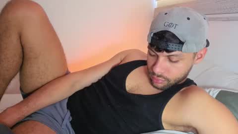 Independent       model  online show from 01-06-26, 06:44