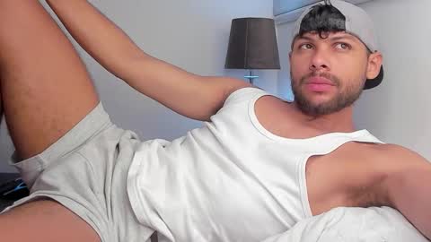 Independent       model  online show from 03-22-26, 05:16