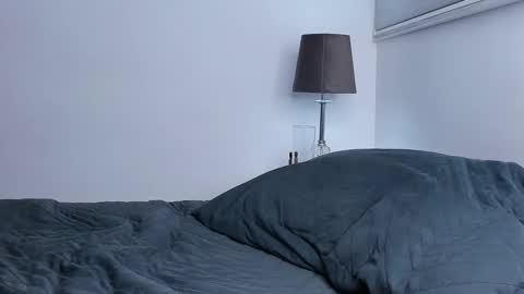 Independent       model  online show from 04-28-26, 12:42