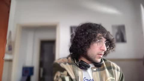 Snapshot of halfblood18 chatting on 10-29-25, 03:03 halfblood18 online show from 10-29-25, 03:03