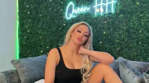 Halia Hill online show from 02-18-26, 08:21