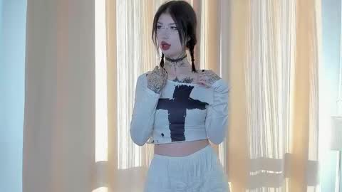 Snapshot of haliet_1 chatting on 03-10-26, 01:38 LunaandSara online show from 03-10-26, 01:38