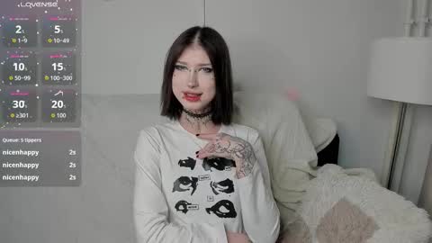 Snapshot of haliet_1 chatting on 03-16-26, 02:21 LunaandSara online show from 03-16-26, 02:21