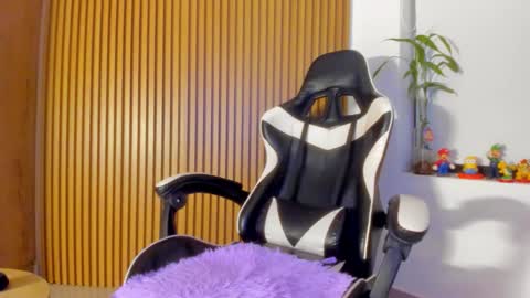 Snapshot of hall_anahiis chatting on 02-23-26, 12:30 Anahis online show from 02-23-26, 12:30