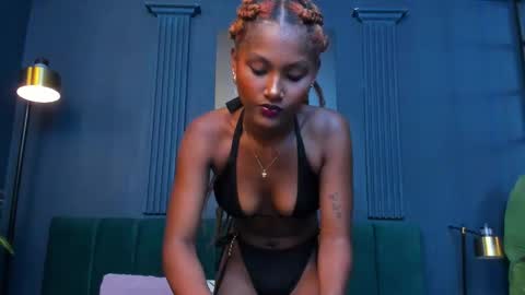 Halley Lorens online show from 09-24-25, 07:17