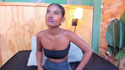 Halley Lorens online show from 02-18-26, 07:21