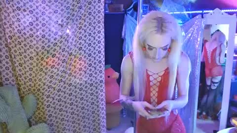 Snapshot of halovalentine chatting on 03-08-25, 12:44 halovalentine online show from 03-08-25, 12:44