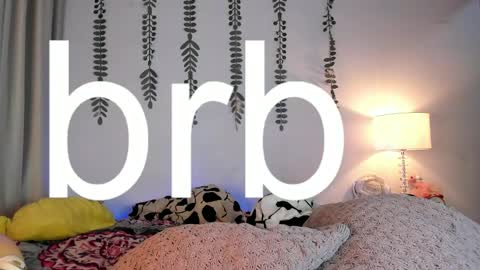 Snapshot of halseycox__ chatting on 01-09-25, 06:59 Halsey Maria online show from 01-09-25, 06:59