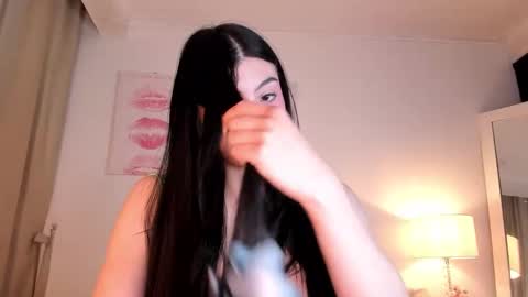 Snapshot of halseycox__ chatting on 09-12-25, 06:35 Halsey Maria online show from 09-12-25, 06:35