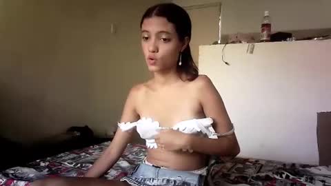 Snapshot of hambercrrist chatting on 12-11-24, 03:15 hambercrist online show from 12-11-24, 03:15