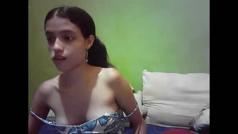 Snapshot of hambercrrist chatting on 01-07-25, 12:13 hambercrist online show from 01-07-25, 12:13