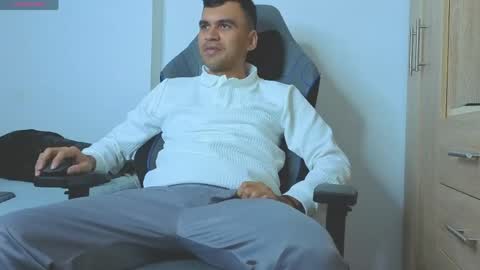 hamiltong12 online show from 04-25-26, 03:31