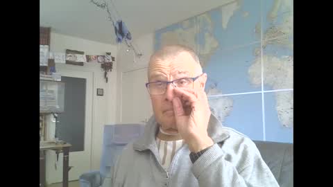 Snapshot of hamto65 chatting on 02-16-25, 03:48 Prefer men 80 online show from 02-16-25, 03:48