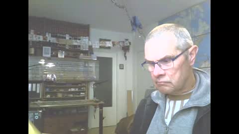 Snapshot of hamto65 chatting on 02-16-25, 09:38 Prefer men 80 online show from 02-16-25, 09:38