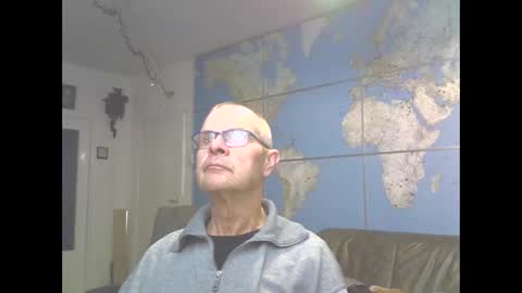 Snapshot of hamto65 chatting on 03-07-25, 09:06 Prefer men 80 online show from 03-07-25, 09:06