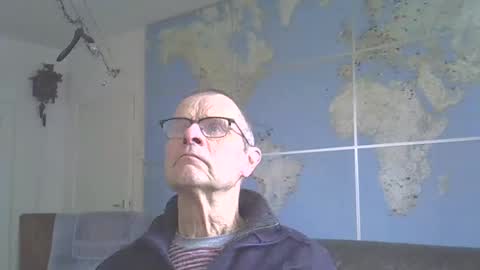 Snapshot of hamto65 chatting on 11-18-25, 02:43 Prefer men 80 online show from 11-18-25, 02:43