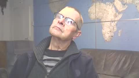 Snapshot of hamto65 chatting on 11-20-25, 04:29 Prefer men 80 online show from 11-20-25, 04:29