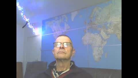 Snapshot of hamto65 chatting on 11-23-25, 03:45 Prefer men 80 online show from 11-23-25, 03:45