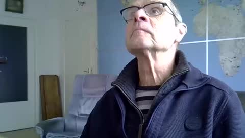 Snapshot of hamto65 chatting on 11-26-25, 10:49 Prefer men 80 online show from 11-26-25, 10:49