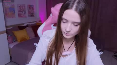 Snapshot of hana_flo chatting on 10-21-25, 02:18 Hana online show from 10-21-25, 02:18