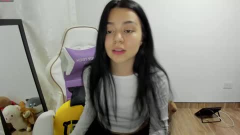 Snapshot of hana_garcia chatting on 05-18-26, 01:24 Hana Garcia online show from 05-18-26, 01:24