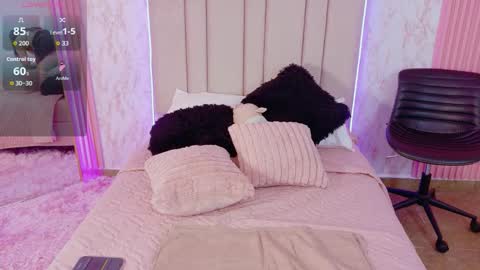 Snapshot of hanaa_rosse chatting on 10-17-25, 01:14 Hanna Rosse online show from 10-17-25, 01:14