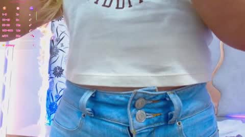 Snapshot of hanaa_tay chatting on 09-10-25, 11:43 hanaa_tay online show from 09-10-25, 11:43