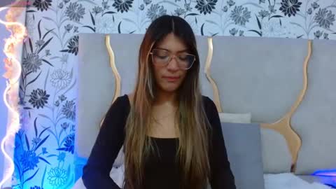 Snapshot of hanaa_tay chatting on 09-17-25, 11:34 hanaa_tay online show from 09-17-25, 11:34