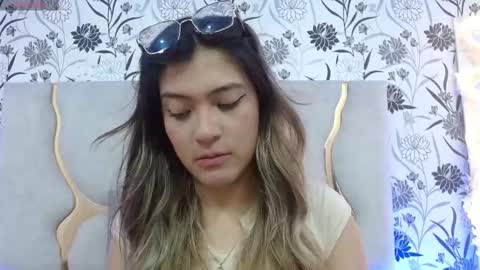 Snapshot of hanaa_tay chatting on 10-09-25, 11:52 hanaa_tay online show from 10-09-25, 11:52