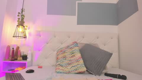 Snapshot of hanah_gray chatting on 01-24-25, 11:15 hanah_gray online show from 01-24-25, 11:15