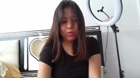 Snapshot of hanaminyaaa chatting on 11-15-25, 09:21 saki online show from 11-15-25, 09:21