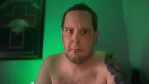 Snapshot of hand_banana_420 chatting on 10-13-25, 04:01 hand_banana_420 online show from 10-13-25, 04:01