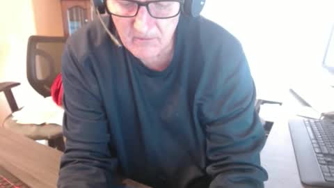 handsome_guy4u online show from 04-01-26, 03:53