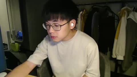 handsome_mannn online show from 12-20-24, 02:30