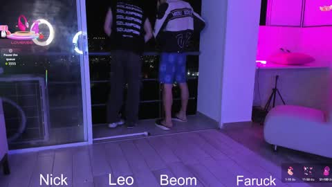 Snapshot of handsomeboys19 chatting on 09-11-25, 02:11 leonardfarrucknick and otis online show from 09-11-25, 02:11