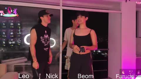 Snapshot of handsomeboys19 chatting on 09-11-25, 11:27 leonardfarrucknick and otis online show from 09-11-25, 11:27