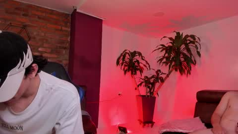 Snapshot of handsomeboys19 chatting on 11-08-25, 03:18 leonardfarrucknick and otis online show from 11-08-25, 03:18