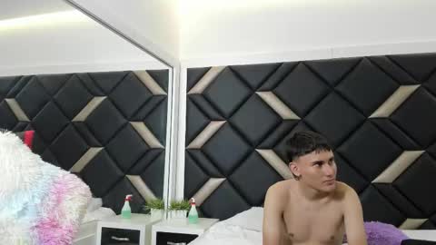 Snapshot of handsomeboys19 chatting on 11-25-25, 01:22 leonardfarrucknick and otis online show from 11-25-25, 01:22