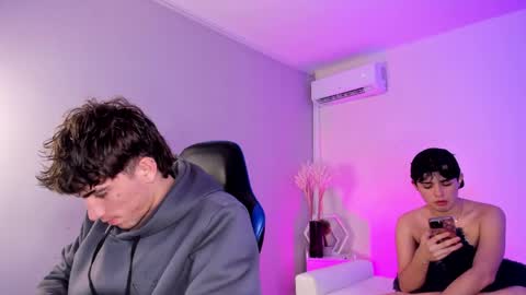 leonardfarrucknick and otis online show from 04-25-26, 02:47