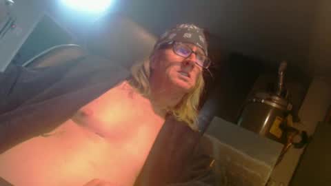 Snapshot of handyman5303 chatting on 02-04-25, 11:27 Handystudman online show from 02-04-25, 11:27