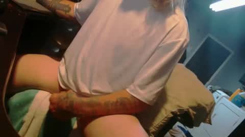 Snapshot of handyman5303 chatting on 02-14-25, 04:31 Handystudman online show from 02-14-25, 04:31