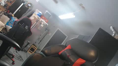 handystud33 online show from 04-18-26, 05:06