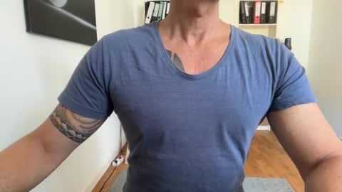 hanky online show from 09-28-25, 10:09