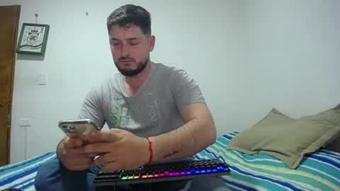 Snapshot of hankprettyboy chatting on 12-10-24, 10:58 HANK online show from 12-10-24, 10:58